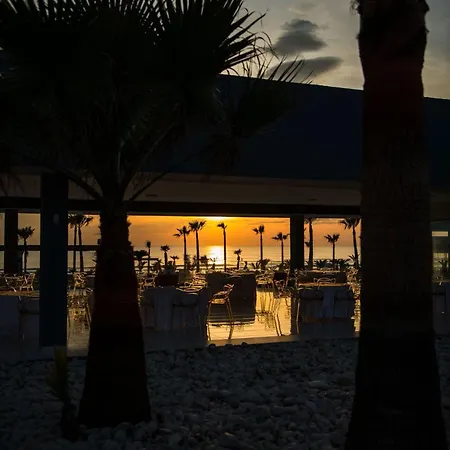 Grand Le Chateau Hotel Licola