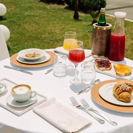 Grand Le Chateau Hotel 5*