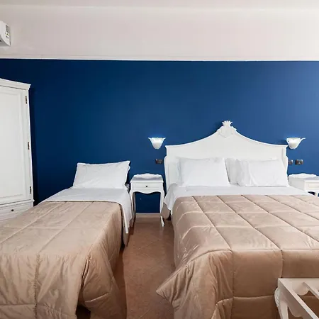 Grand Le Chateau מלון 5*
