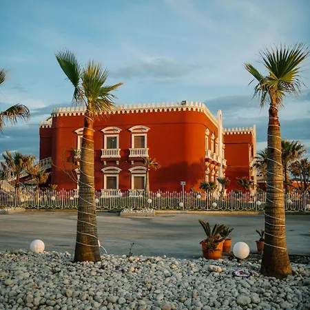 מלון Grand Le Chateau 5*