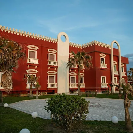 Grand Le Chateau ליקולה